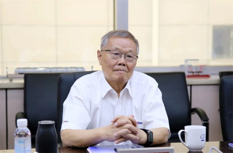 深化合作、共创绚烂!何清华带队造访中土集团