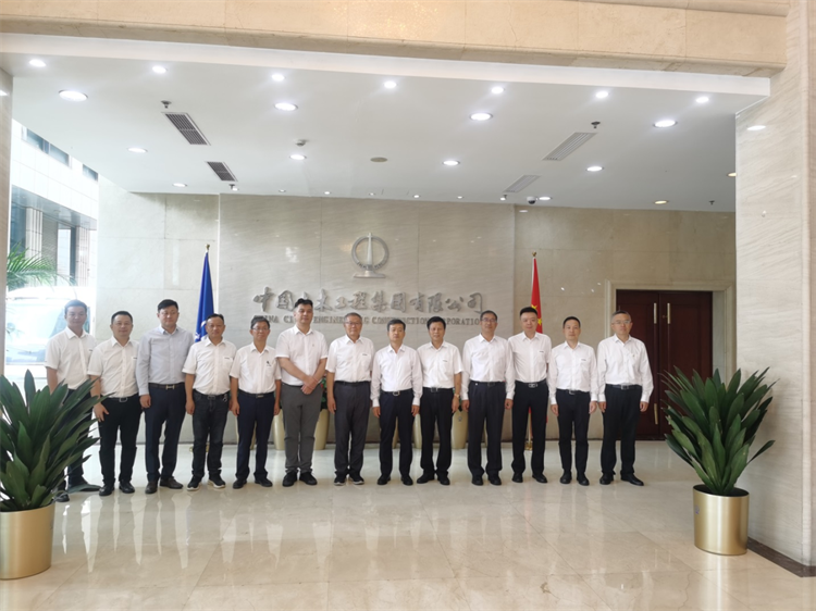 深化合作、共创绚烂!何清华带队造访中土集团