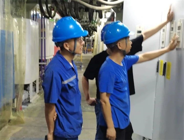 ��ս�����г��������ǹ��ɶԹ�������������·���̵�Ī�������߶ܹ���˳��ʼ��