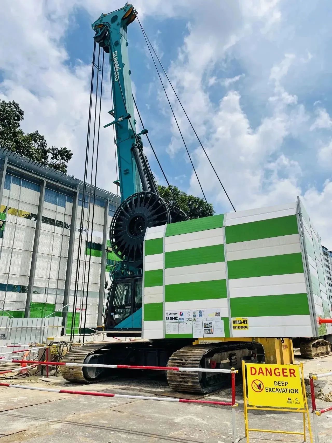 助力海内国际重大工程!糖果派对官网智能液压抓斗实力“出圈”