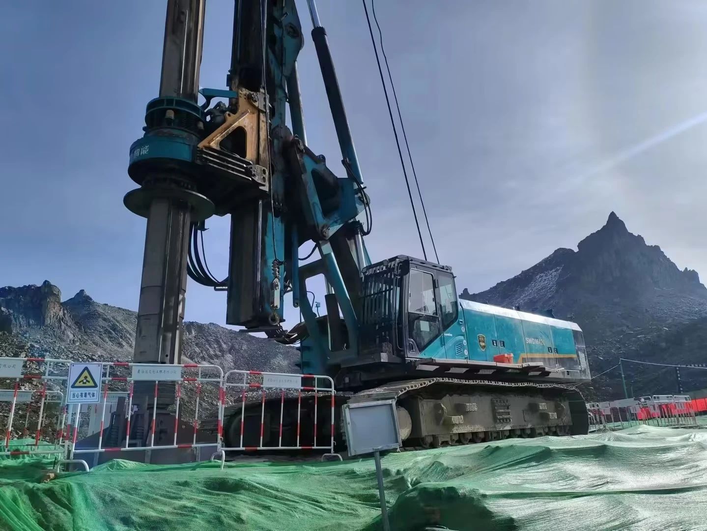 ����������ߺ����ظ�ѹֱ����繤�����ǹ��ɶԹ��������������չ��Ӳ��ʵ��