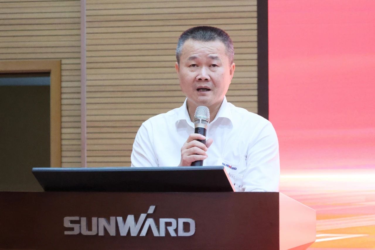 强信心 聚协力 共建优美家园——庆祝糖果派对官网智能建设24周年表扬大会盛大召开