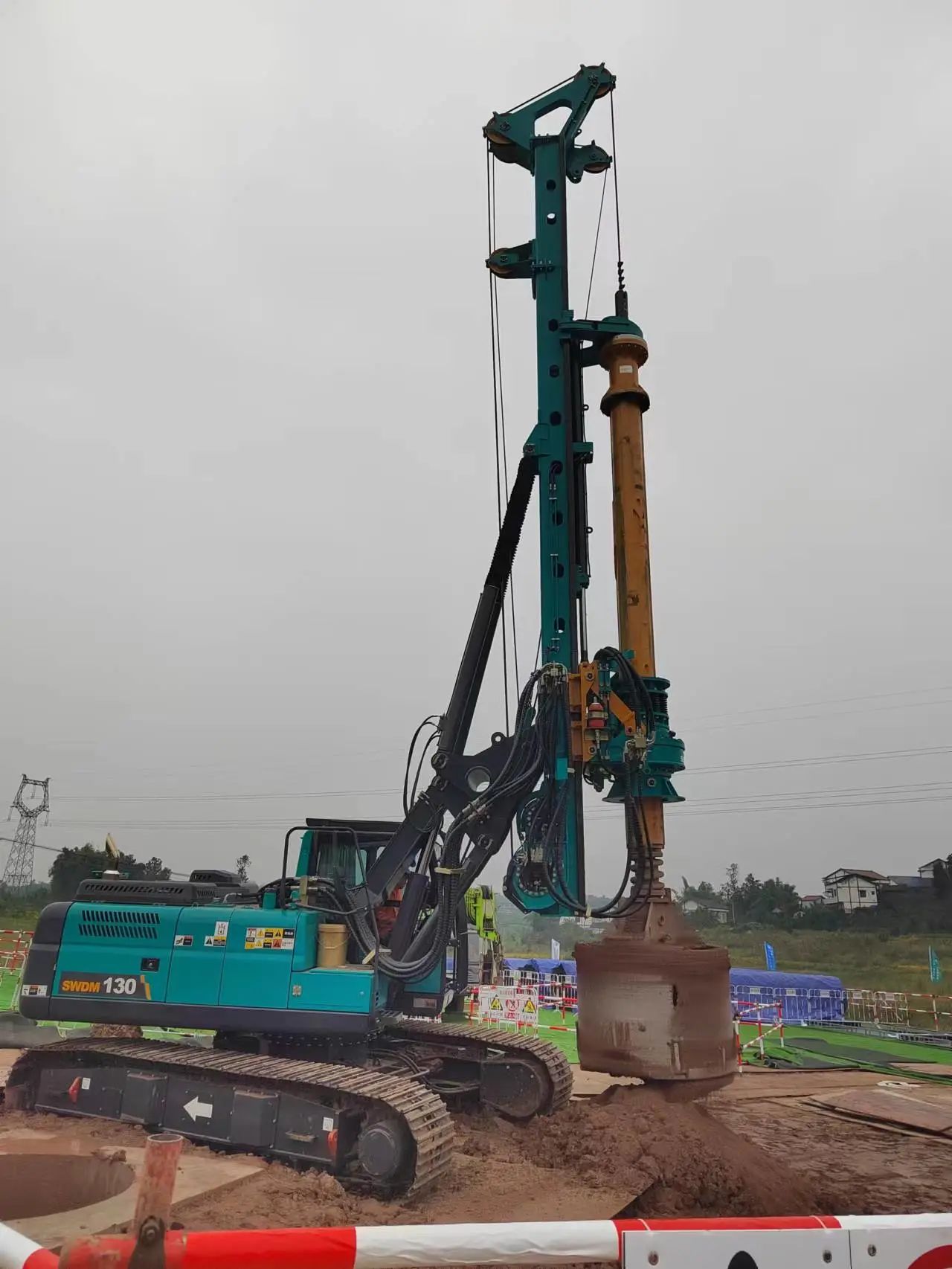 “强将”出击!糖果派对官网智能旋挖钻机助力哈密送重庆特高压工程