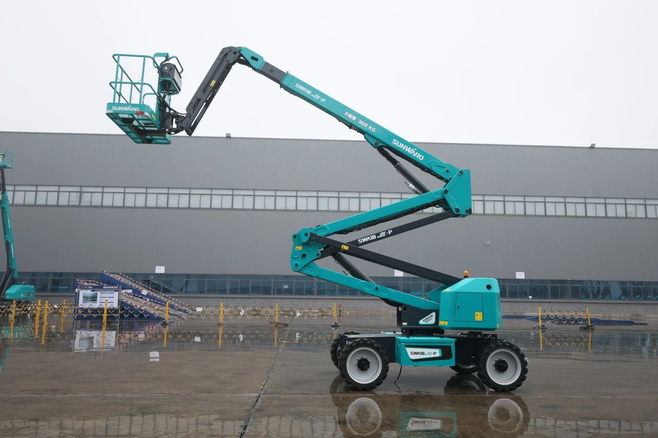 又双叒叕上新了!糖果派对官网智能首款双载荷电动曲臂式高空作业平台顺遂下线