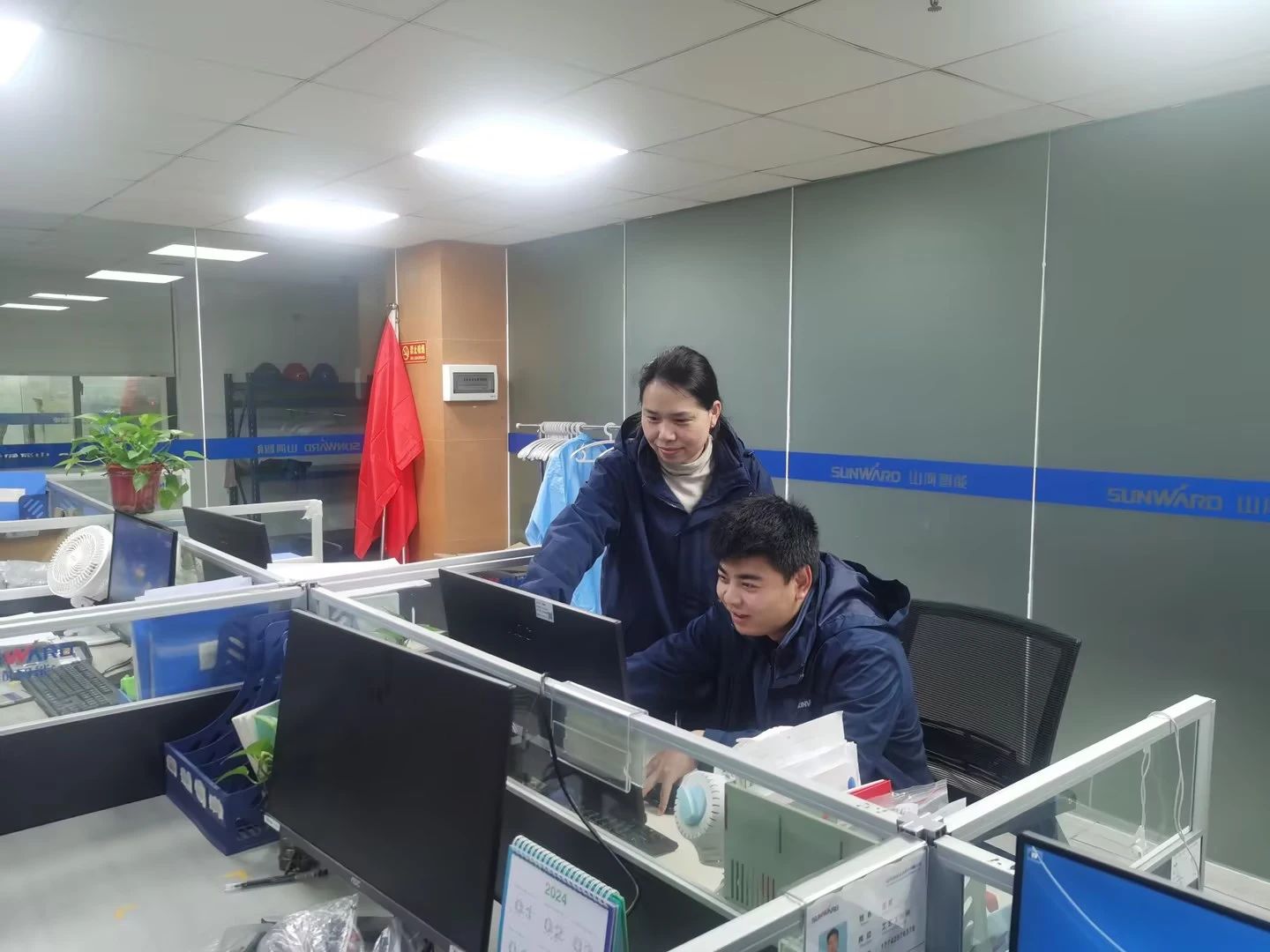 ¸¾Å®½Ú | ĬĬÎÞÎÅorÉÁÉÁ·¢¹â£¡ËýÃÇÖµµÃ±»Íû¼û£¡