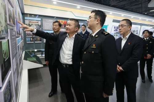 �ǹ��ɶԹ���-׷�󿵽�,����һ������