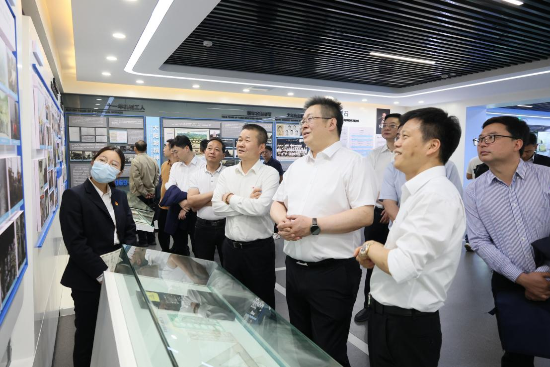 ���ϸ������ŵ�ί��ǡ����³����ǹ��ɶԹ������ܵ��н���