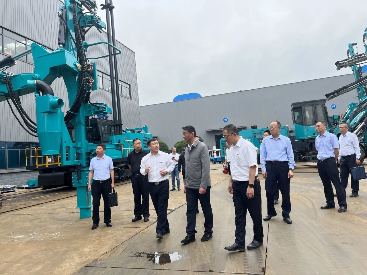 ��úƽ˷��ί��ǡ����³��½�һ�е����ǹ��ɶԹ�������