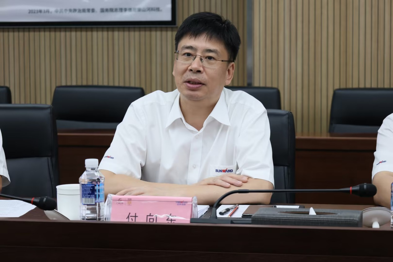 深化交流合作!广州港李明忠副总司理率队莅临糖果派对官网智能考察交流!