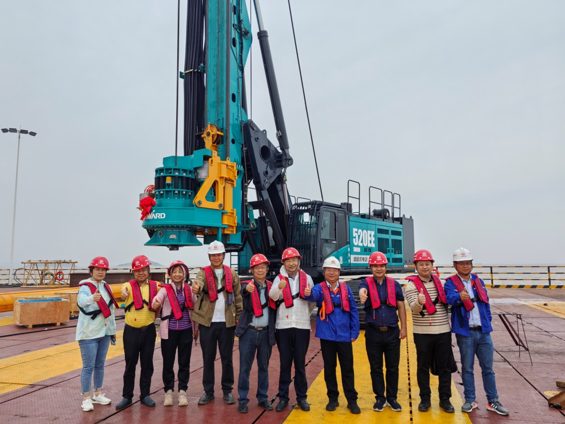 探讨深度合作 共攀智建岑岭