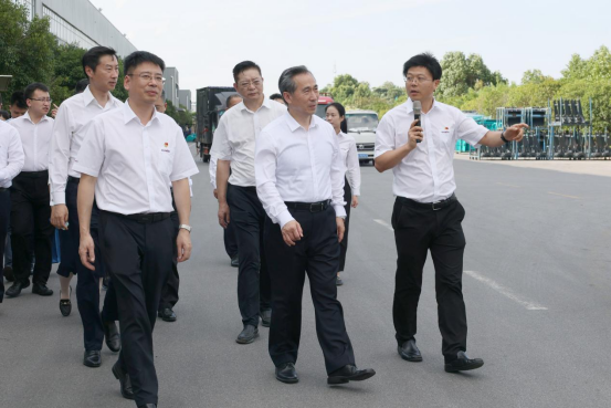 中国贸促会会长任鸿斌调研糖果派对官网智能