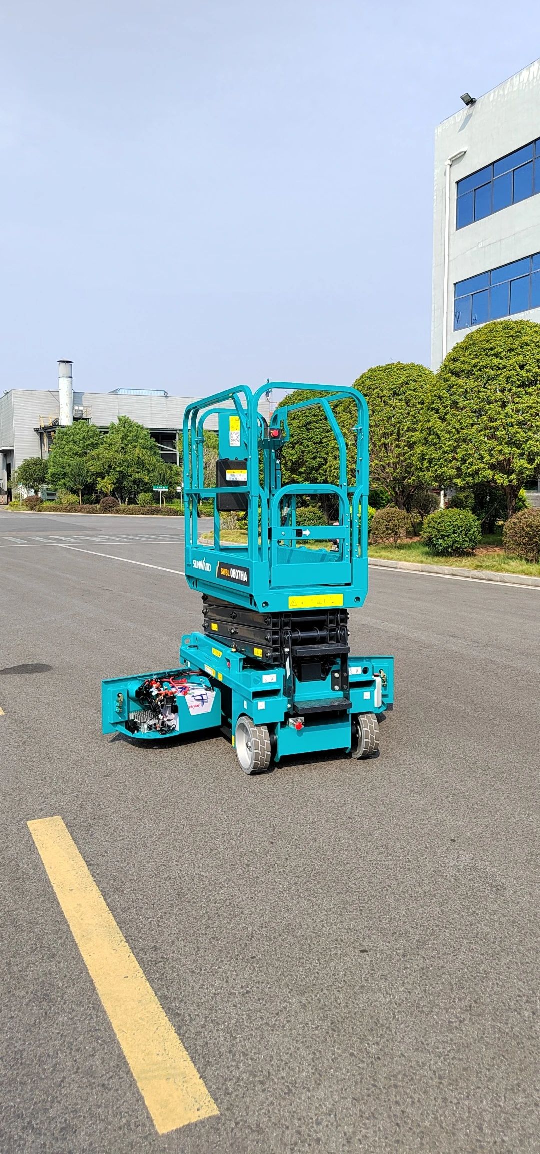 ���¡����У��ǹ��ɶԹ���������һ��綯Һ������ʽ�߿���ҵƽ̨����