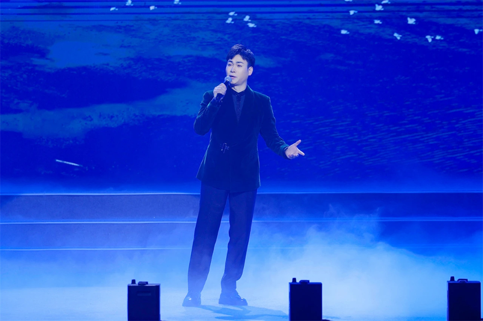 立异引领价值 理想成绩未来——庆祝糖果派对官网智能建设25周年表扬大会暨文艺晚会盛大举行