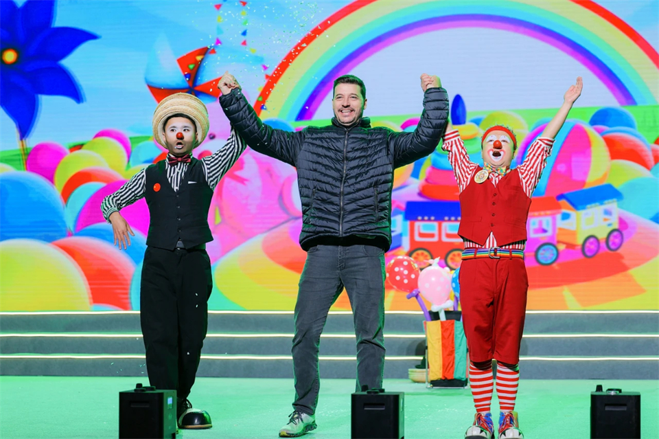 立异引领价值 理想成绩未来——庆祝糖果派对官网智能建设25周年表扬大会暨文艺晚会盛大举行