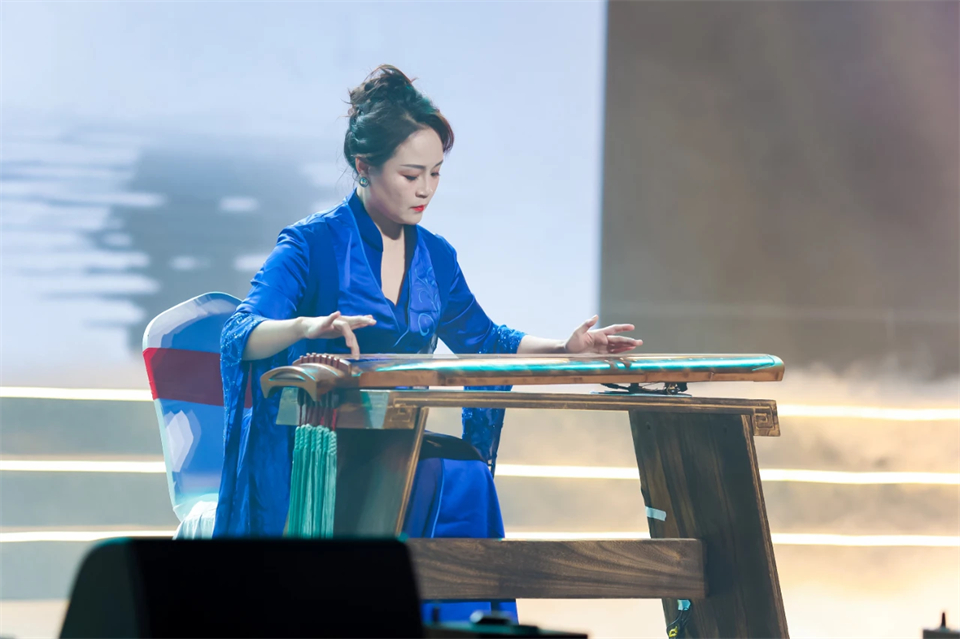 立异引领价值 理想成绩未来——庆祝糖果派对官网智能建设25周年表扬大会暨文艺晚会盛大举行