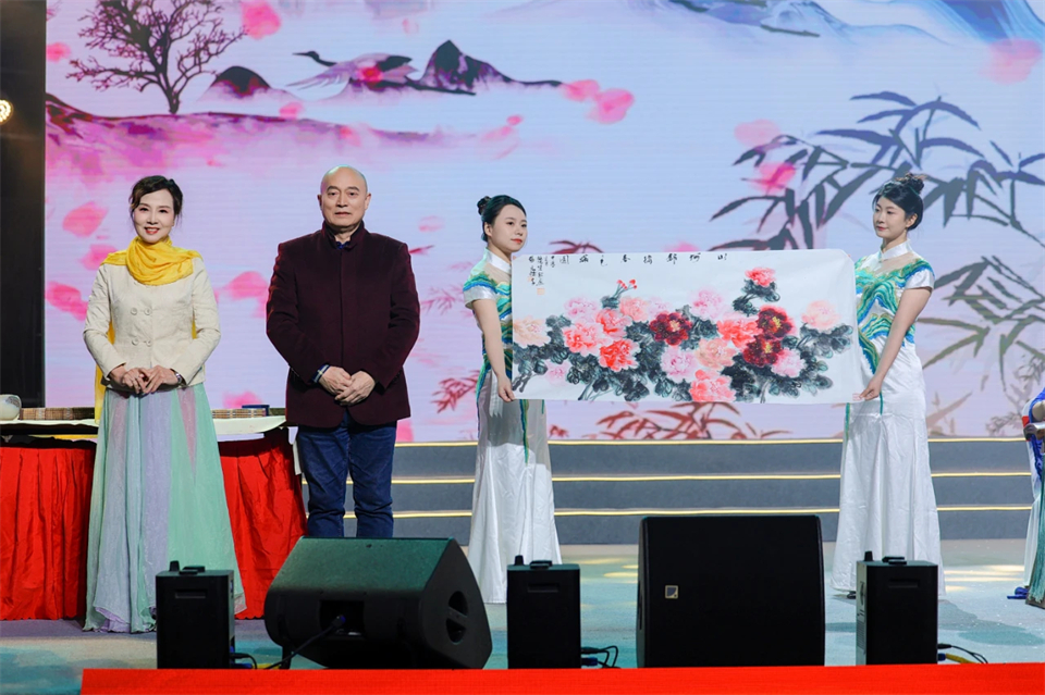 立异引领价值 理想成绩未来——庆祝糖果派对官网智能建设25周年表扬大会暨文艺晚会盛大举行