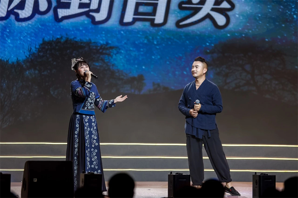 立异引领价值 理想成绩未来——庆祝糖果派对官网智能建设25周年表扬大会暨文艺晚会盛大举行