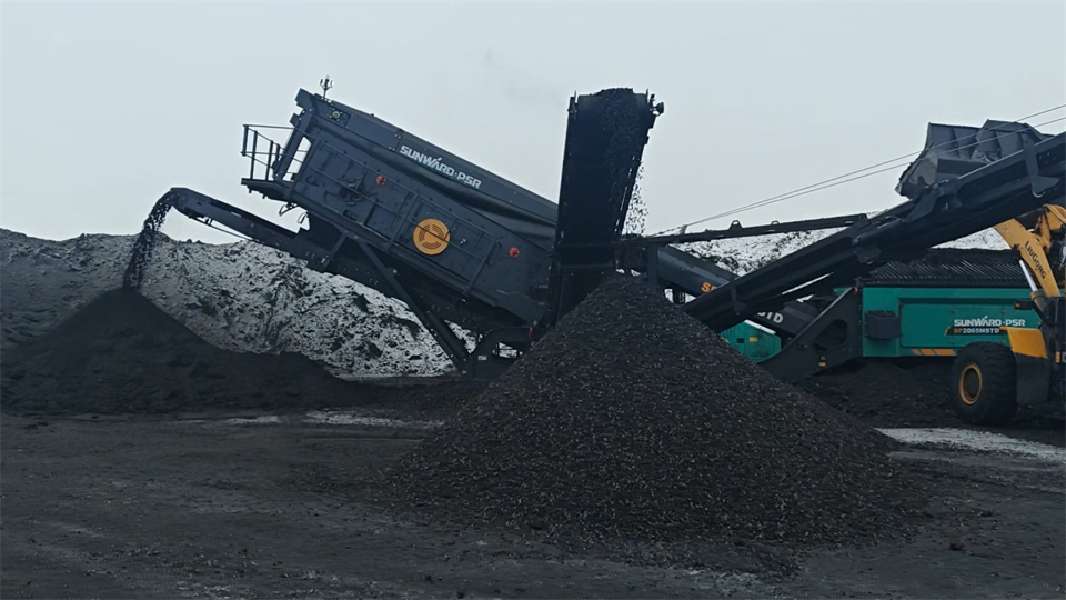 ����-30�漫����ս���ǹ��ɶԹ�����ʯ������ɸ��װ���ȹ����У�