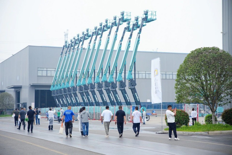 2025 CICEE | Ô²ÂúÊÕ¹Ù£¡ÌǹûÅɶԹÙÍøÖÇÄÜÕ¹ÇøÁÁµã¾«²Ê»ØÊ×