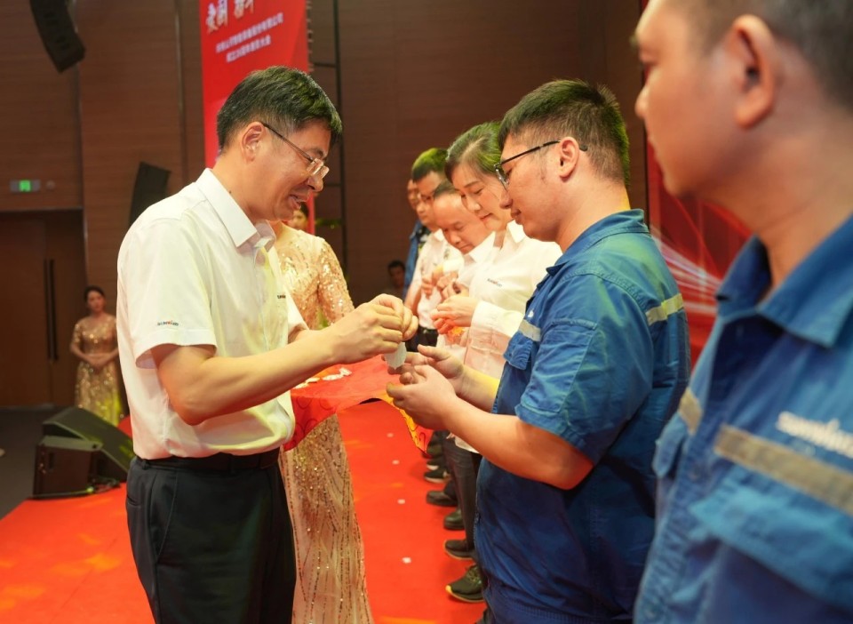 ����ǰ�У���ף�ǹ��ɶԹ������ܽ���26���������ʢ���ٿ�