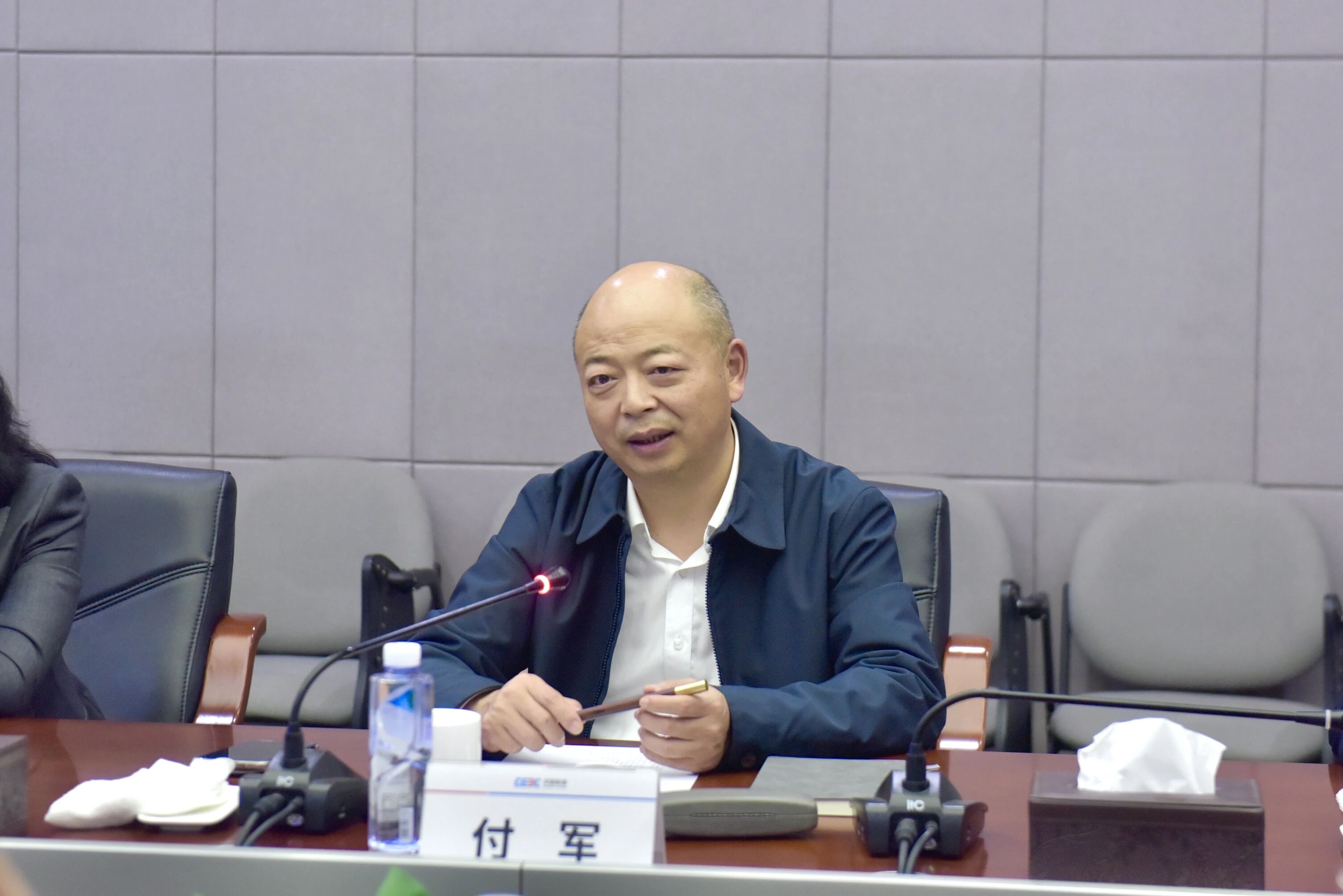 �ǹ��ɶԹ�����������������չ��̸��������д������Ӯ��ƪ��